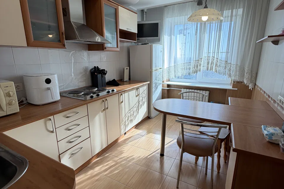 Продаётся 1-комнатная квартира, 42 м²