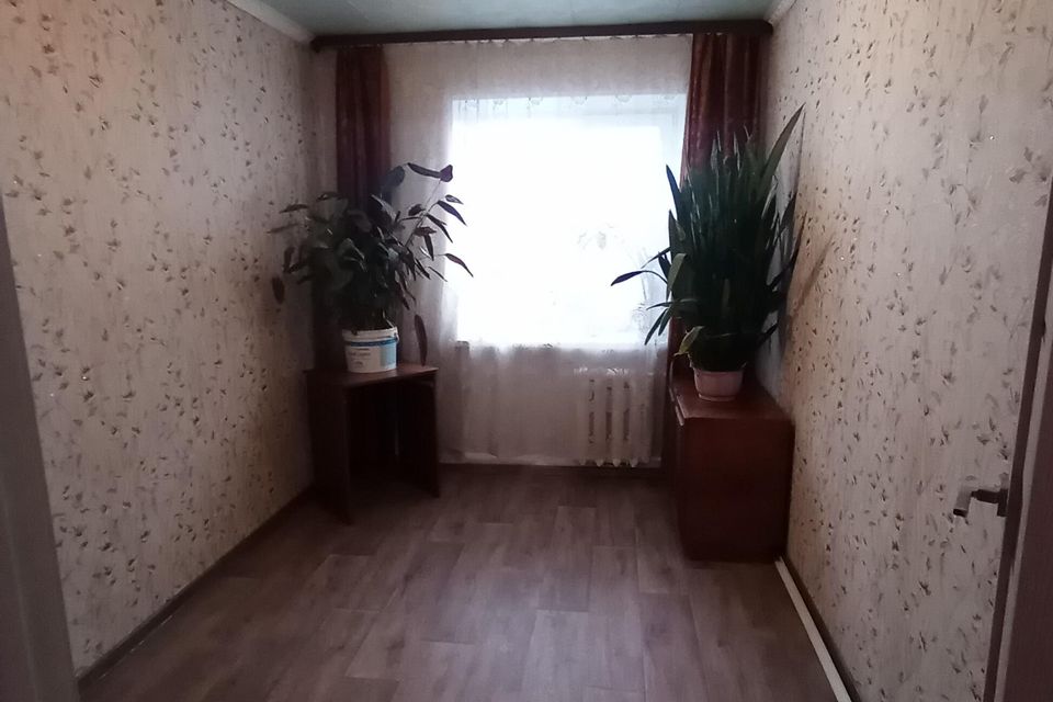 Продаётся 4-комнатная квартира, 60 м²