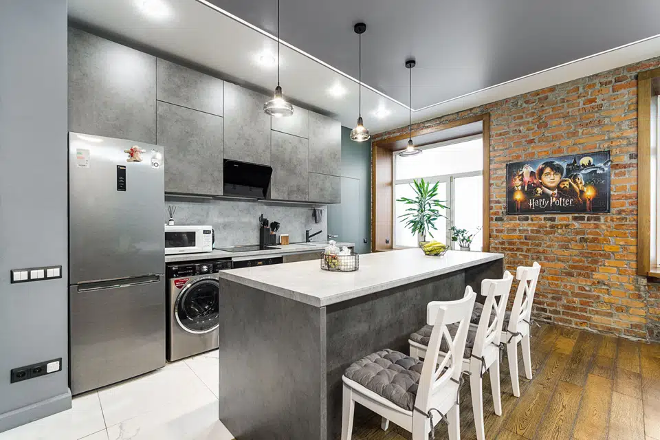 Продаётся 4-комнатная квартира, 98 м²