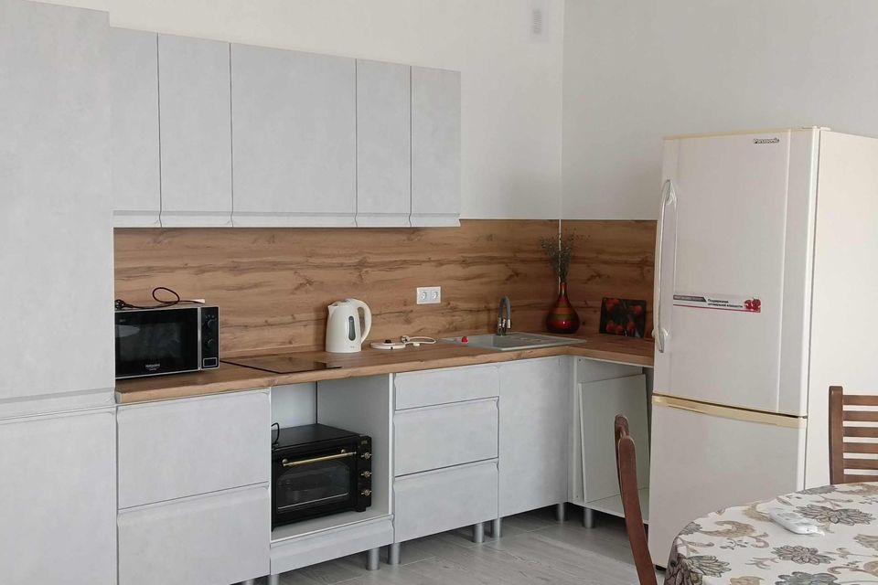 Сдаётся 1-комнатная квартира, 42 м²