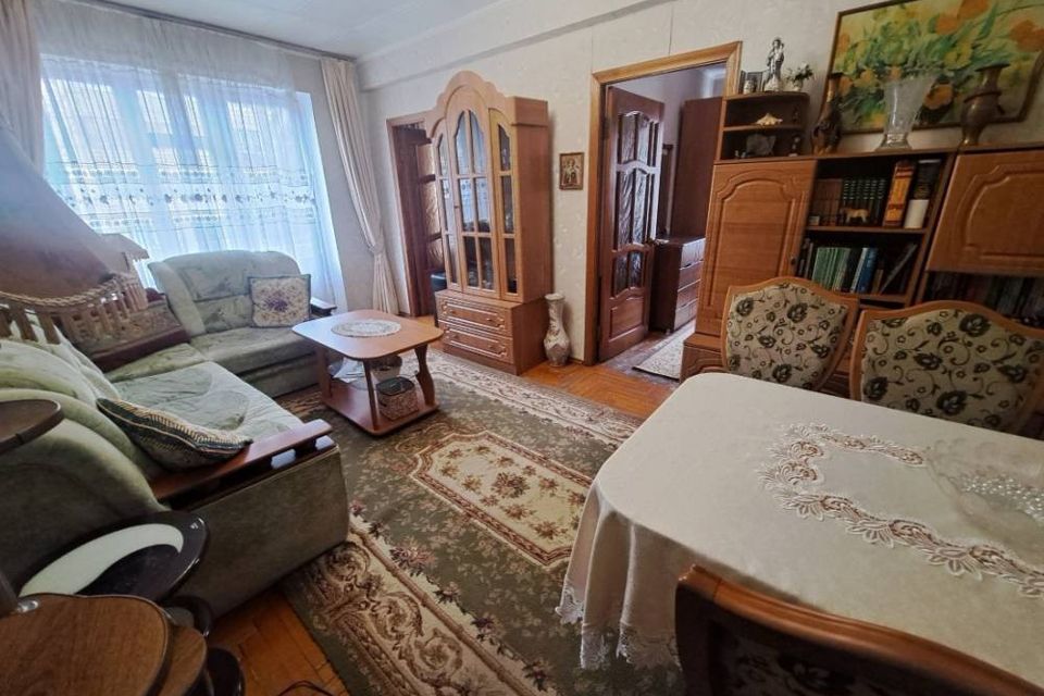 Продаётся 4-комнатная квартира, 59.7 м²