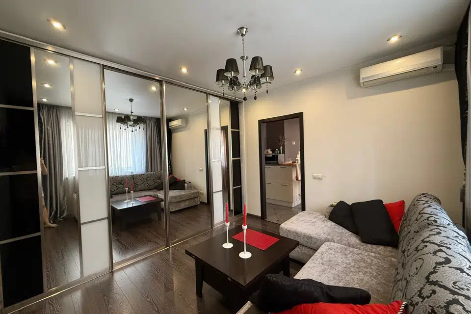Продаётся 1-комнатная квартира, 37.4 м²