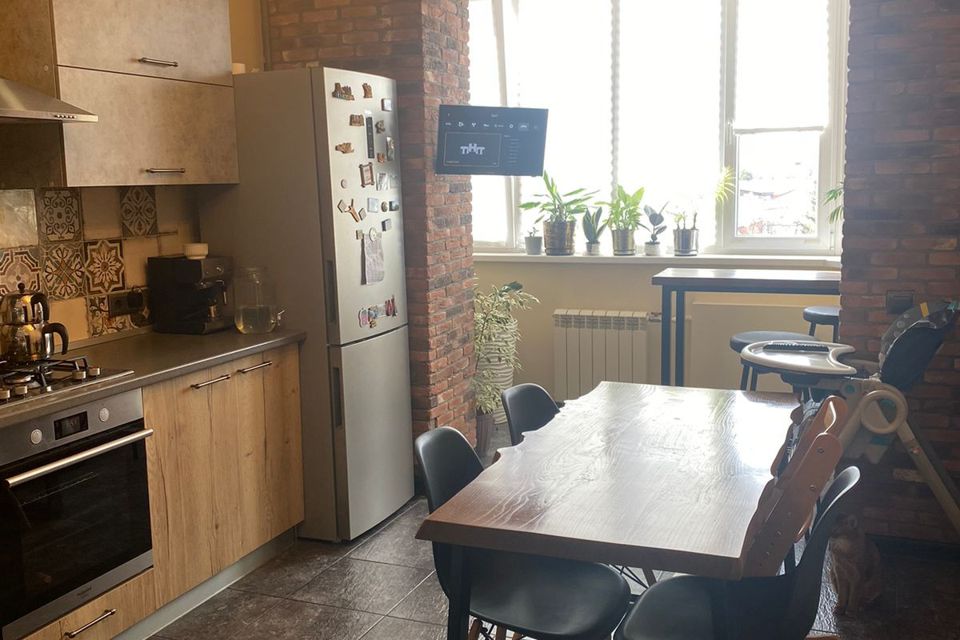 Продаётся 2-комнатная квартира, 72.6 м²