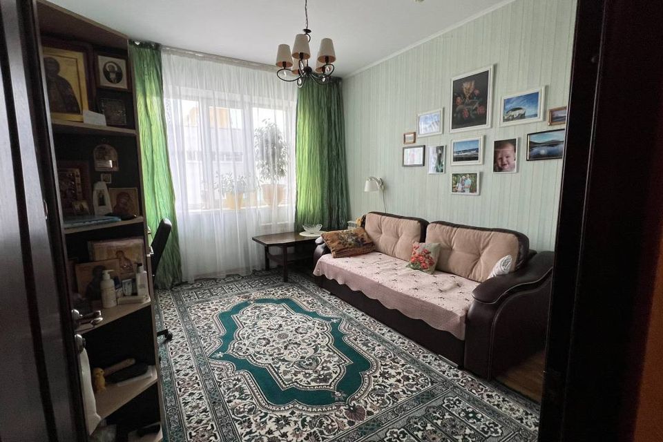 Продаётся 3-комнатная квартира, 99.8 м²