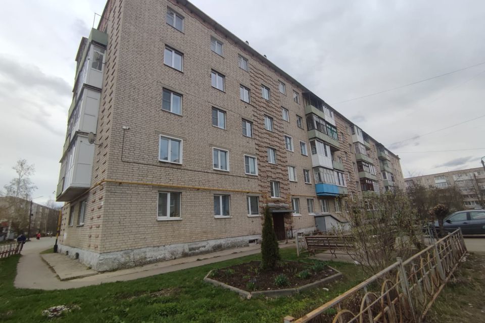 Продаётся 4-комнатная квартира, 62.7 м²