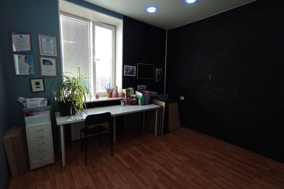 Продаётся 2-комнатная квартира, 60.8 м²