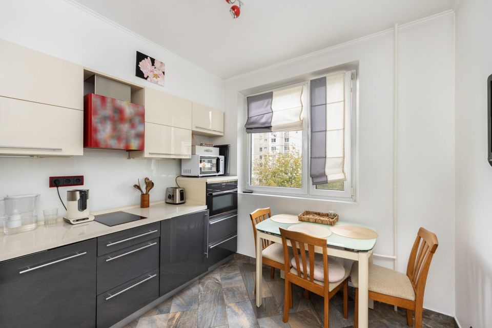 Продаётся 2-комнатная квартира, 50.7 м²