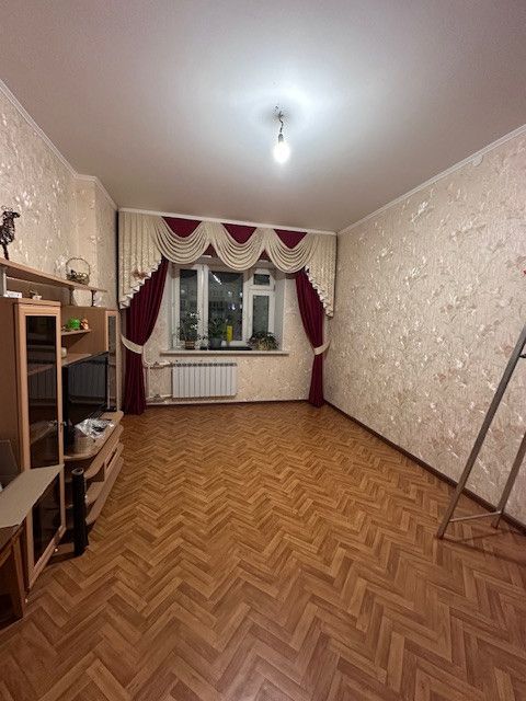 Продаётся 3-комнатная квартира, 70.4 м²