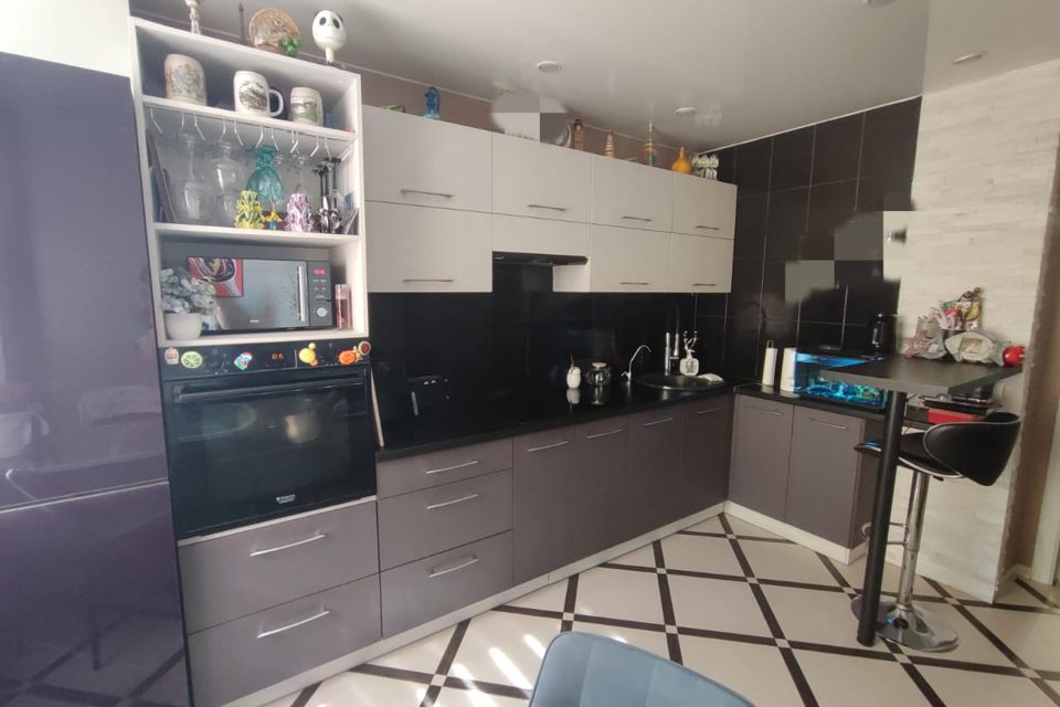 Продаётся 2-комнатная квартира, 63.3 м²