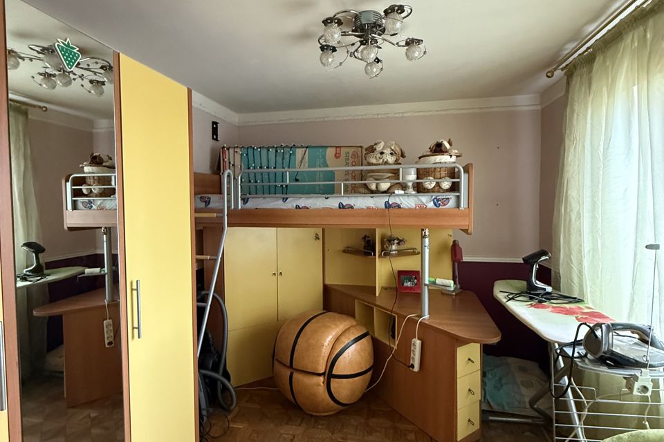 Продаётся 4-комнатная квартира, 99.4 м²