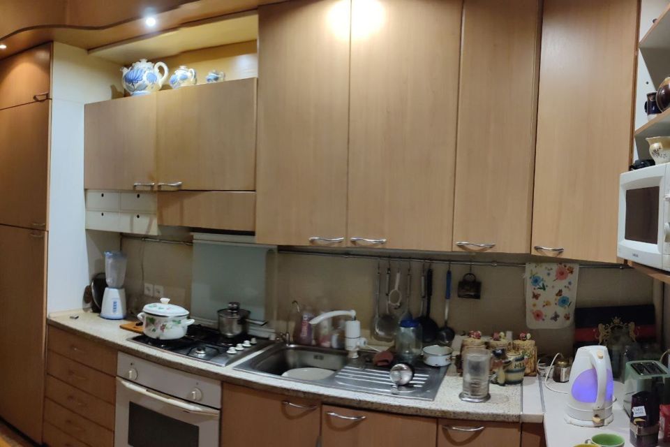 Продаётся 2-этажный дом, 400 м²