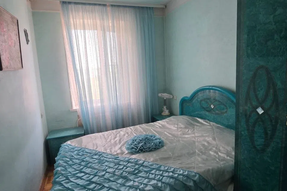 Продаётся 4-комнатная квартира, 63 м²