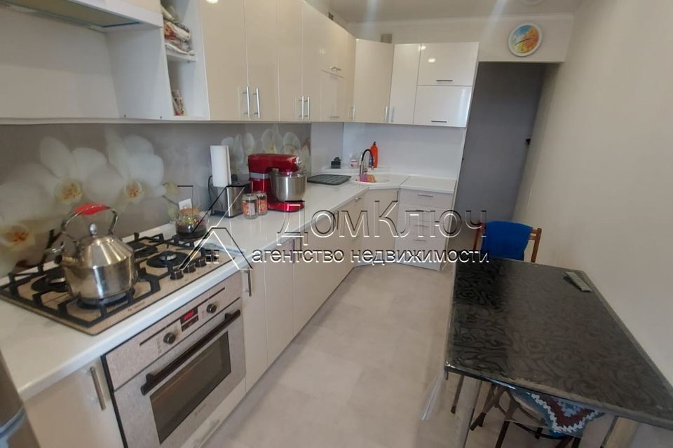Продаётся 4-комнатная квартира, 76 м²