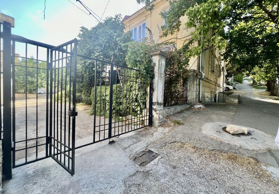 Продаётся 3-комнатная квартира, 61.6 м²