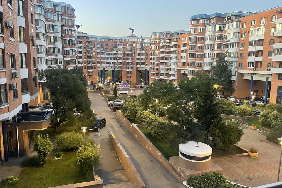 Продаётся 3-комнатная квартира, 108.6 м²