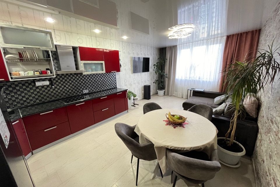 Продаётся 4-комнатная квартира, 110 м²