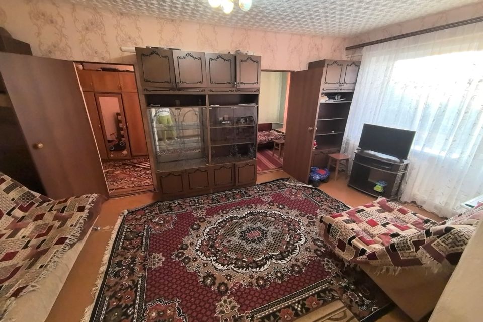 Продаётся 3-комнатная квартира, 40.9 м²