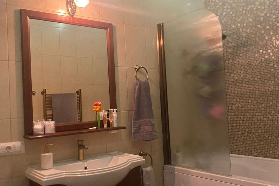 Сдаётся 2-комнатная квартира, 63 м²