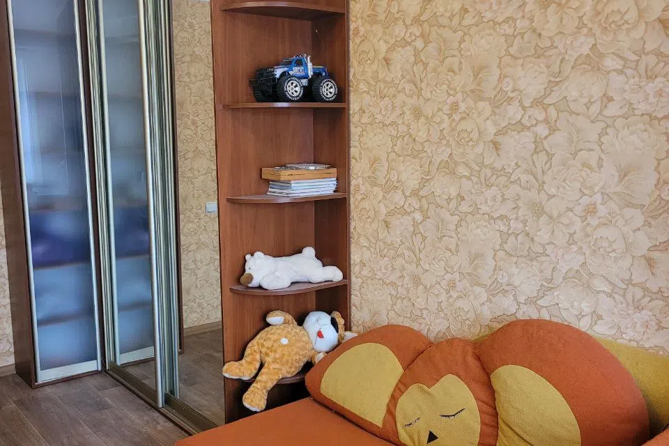 Продаётся 4-комнатная квартира, 69.7 м²