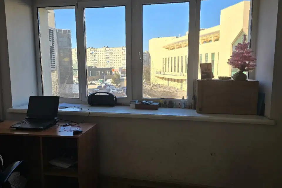 Продаётся 4-комнатная квартира, 168.4 м²