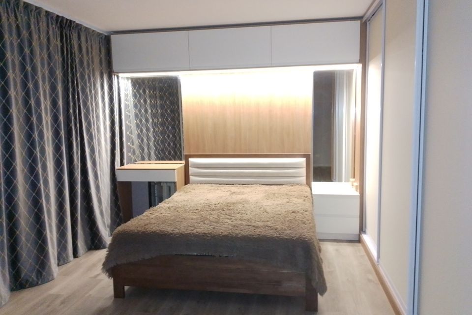 Продаётся 4-комнатная квартира, 190.5 м²