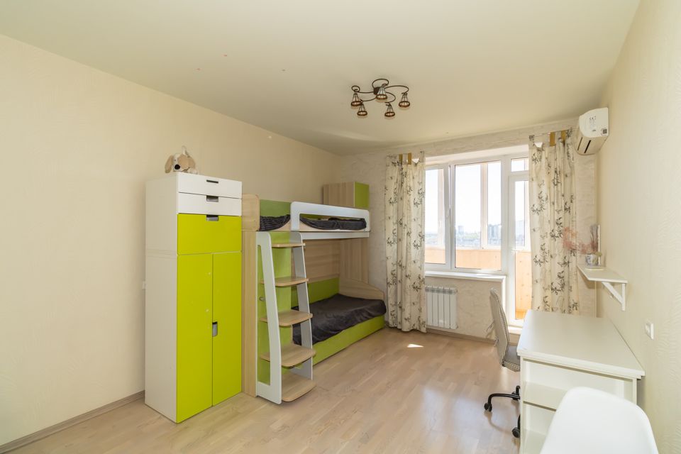 Продаётся 2-комнатная квартира, 90.3 м²