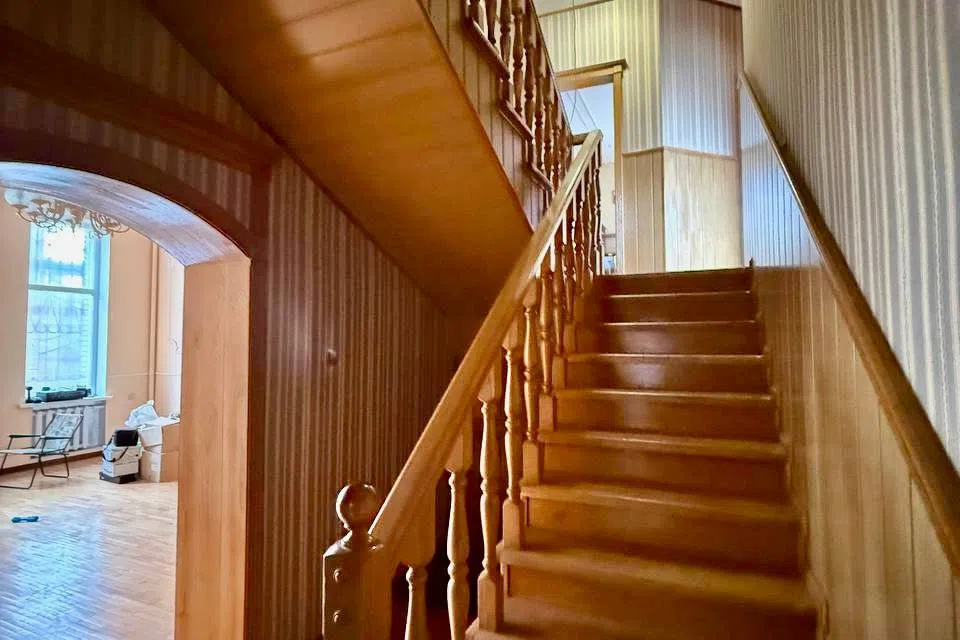 Продаётся 3-этажный дом, 390 м²