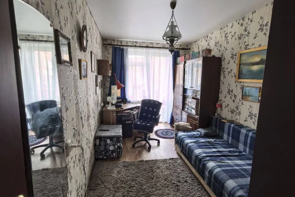 Продаётся 4-комнатная квартира, 69.3 м²
