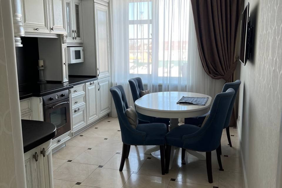 Продаётся 3-комнатная квартира, 100 м²