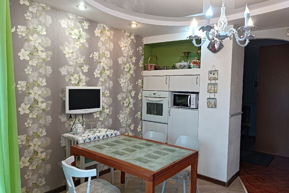 Продаётся 3-комнатная квартира, 110 м²