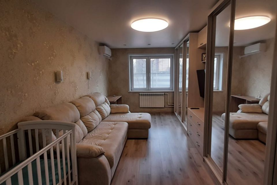 Продаётся 1-комнатная квартира, 42.4 м²