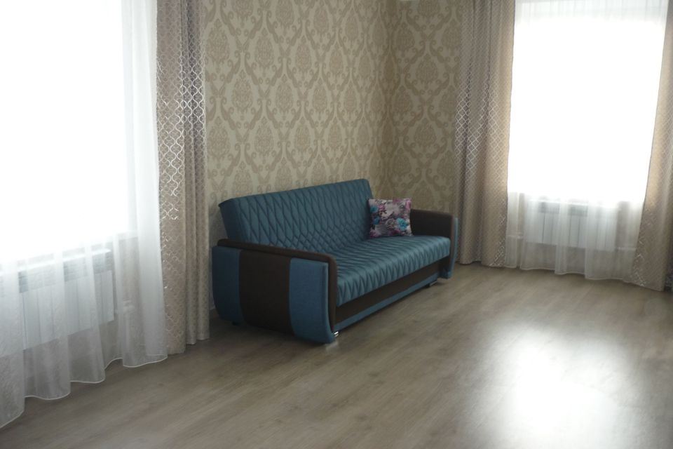 Сдаётся 2-комнатная квартира, 65 м²