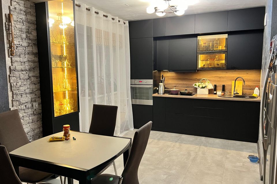 Продаётся 2-комнатная квартира, 57.8 м²