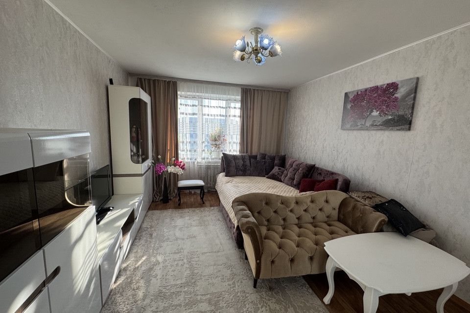 Продаётся 1-комнатная квартира, 42 м²