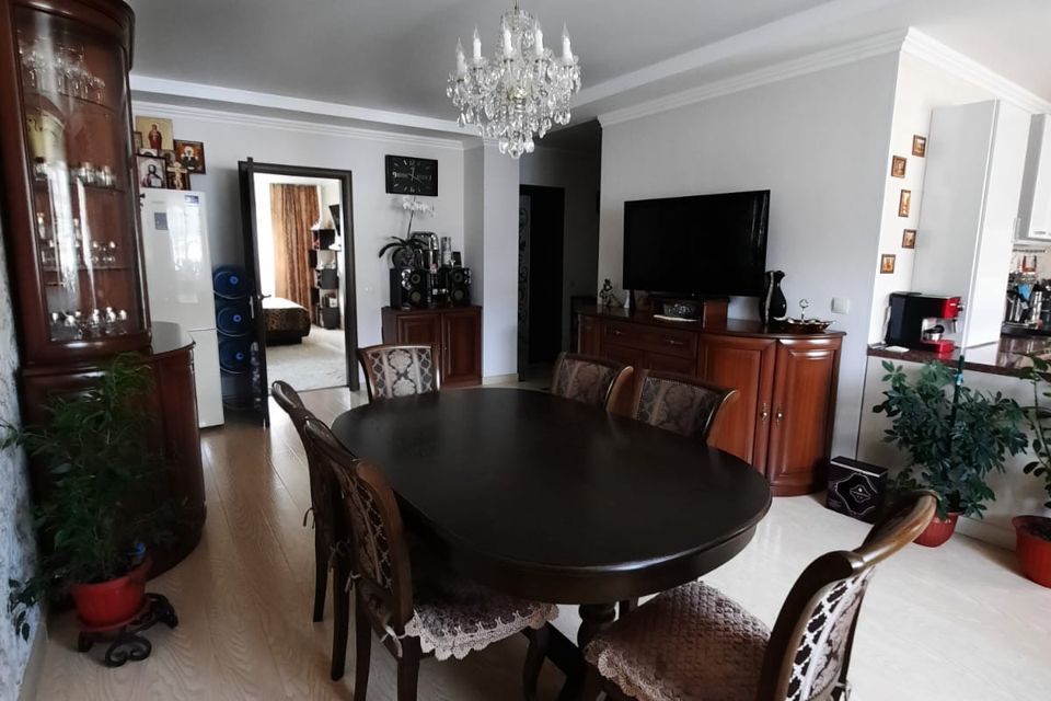 Продаётся 3-комнатная квартира, 87.8 м²