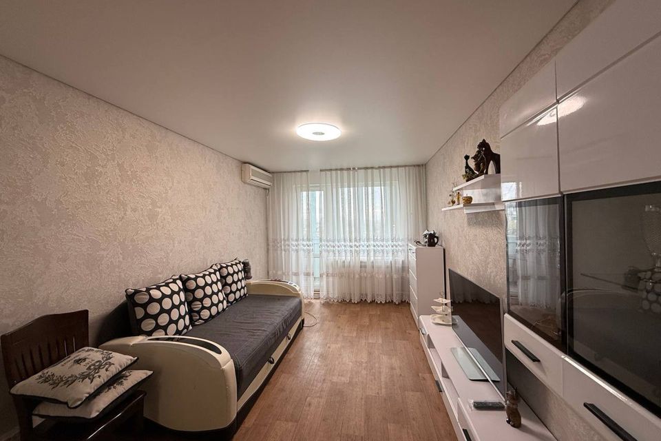 Продаётся 3-комнатная квартира, 61.4 м²