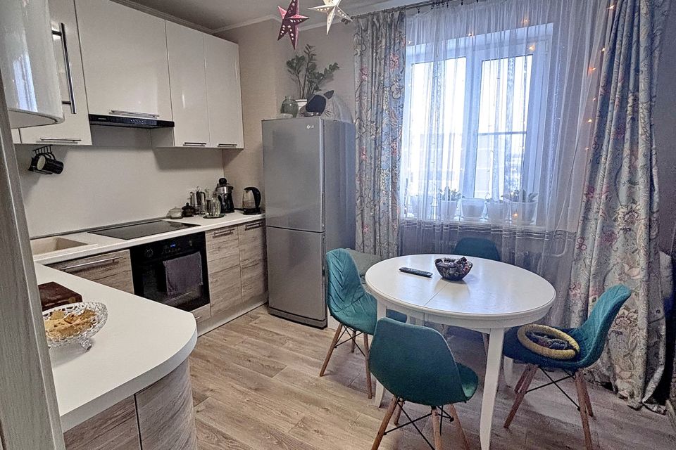 Продаётся 2-комнатная квартира, 65.3 м²