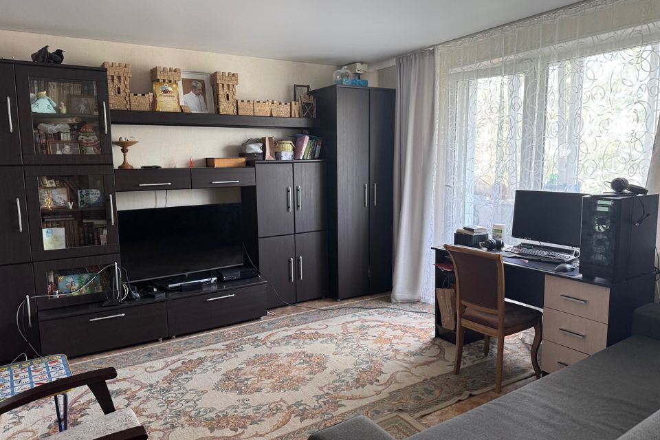 Продаётся 3-комнатная квартира, 60.5 м²