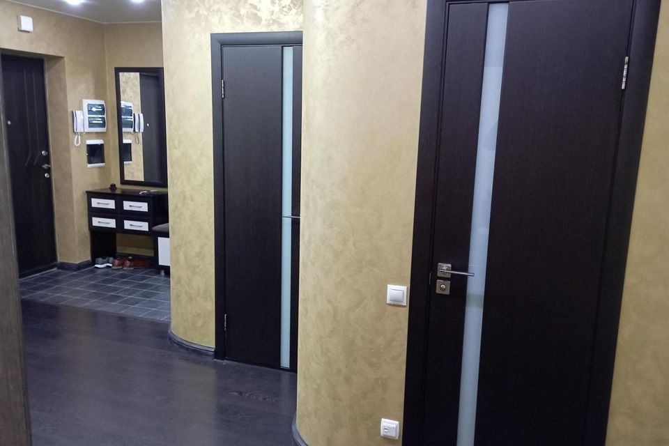 Продаётся 2-комнатная квартира, 83.6 м²