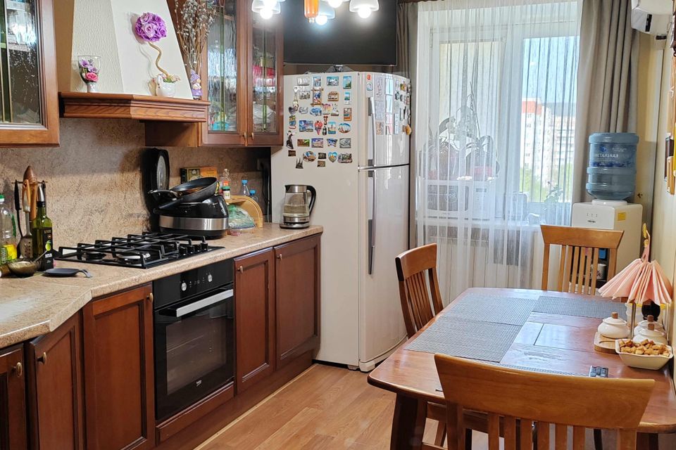 Продаётся 4-комнатная квартира, 75.5 м²