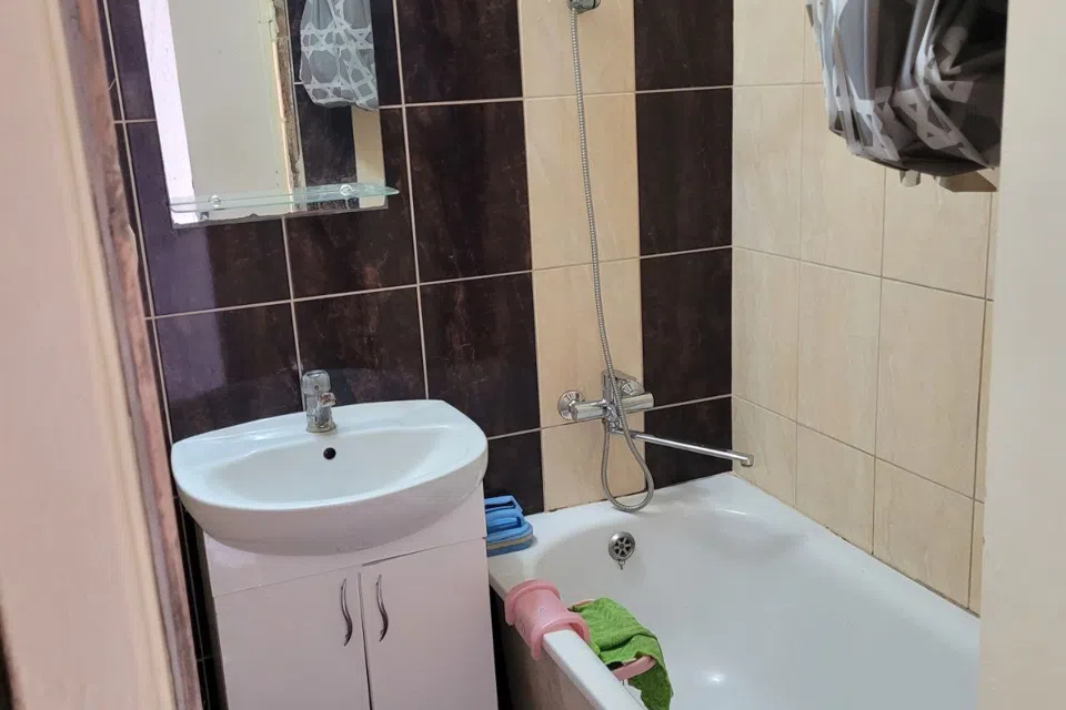 Продаётся 3-комнатная квартира, 46.6 м²