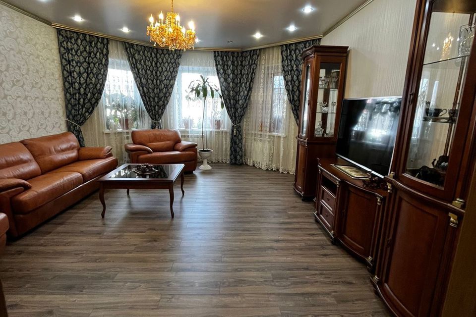 Продаётся 3-комнатная квартира, 110 м²