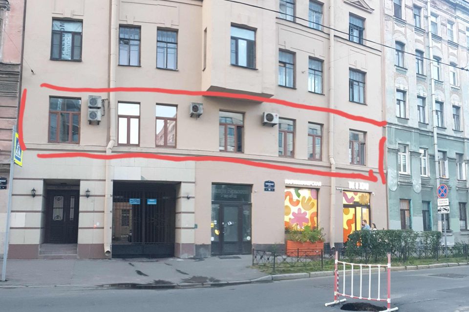 Продаётся 4-комнатная квартира, 114 м²