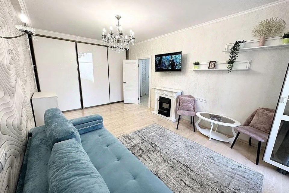 Продаётся 1-комнатная квартира, 42 м²