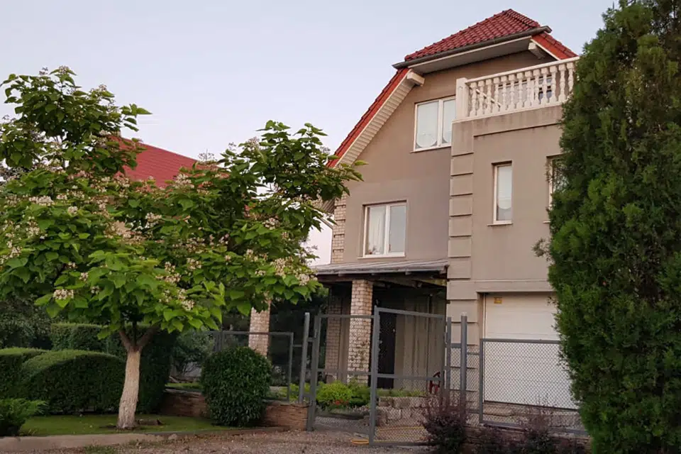 Продаётся 3-этажный дом, 388.3 м²