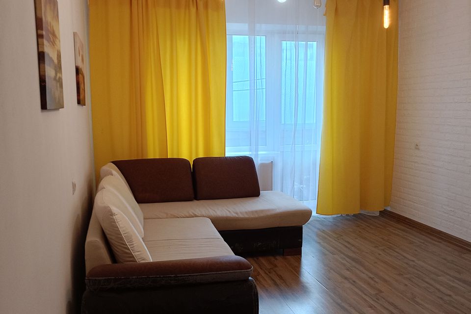 Продаётся 1-комнатная квартира, 37.8 м²