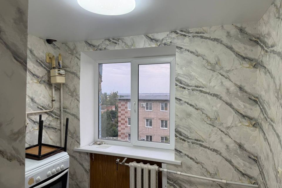 Продаётся 4-комнатная квартира, 60.5 м²