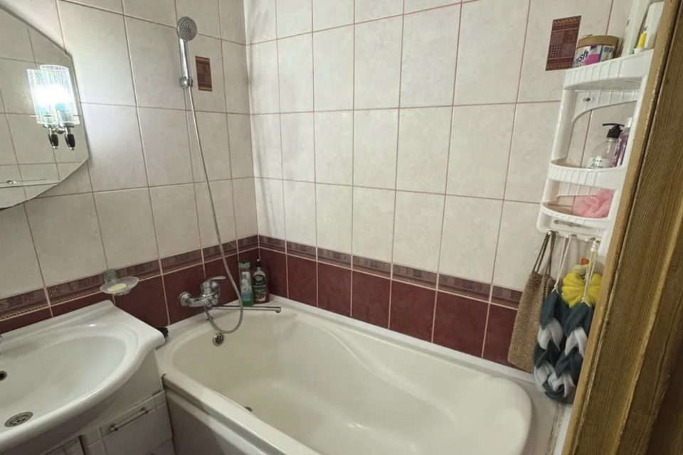 Продаётся 4-комнатная квартира, 80.6 м²