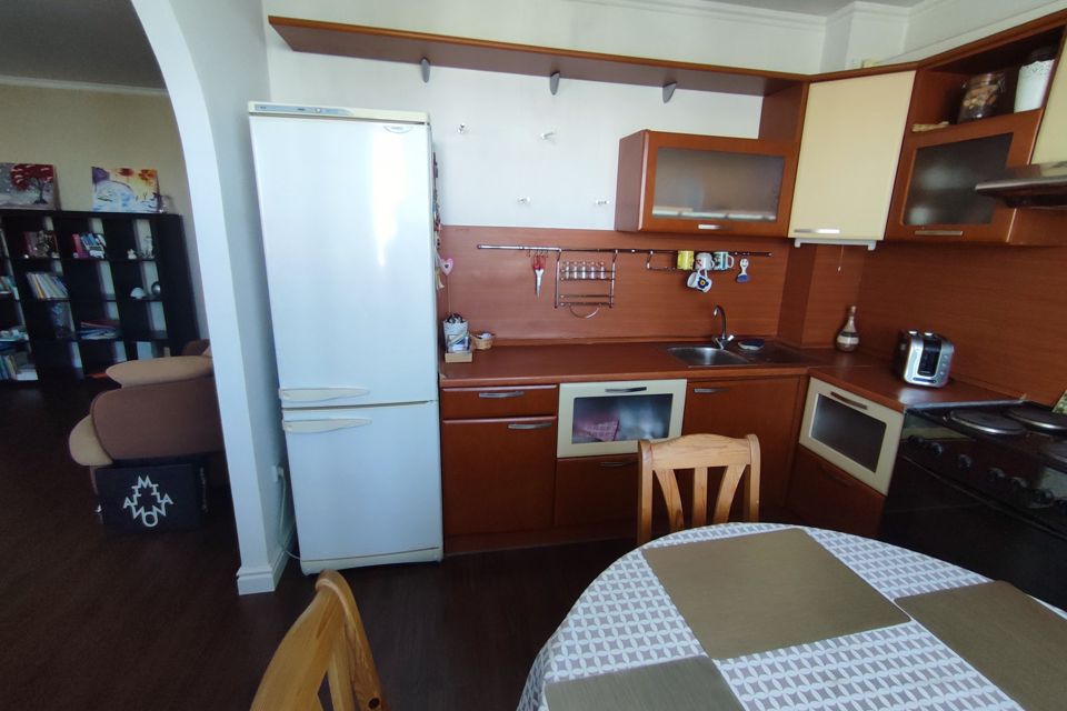 Продаётся 2-комнатная квартира, 72.6 м²