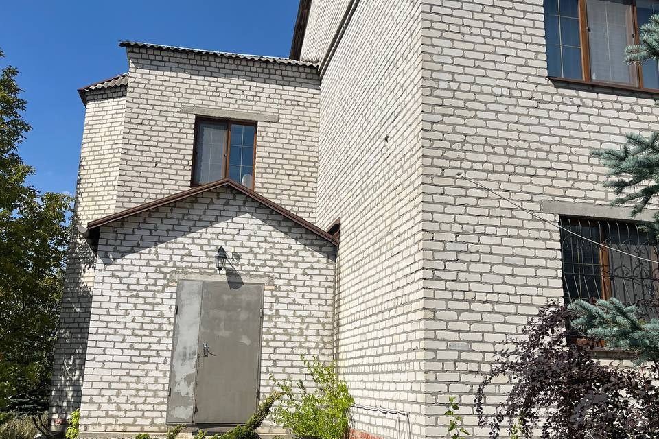 Продаётся 3-этажный дом, 360 м²